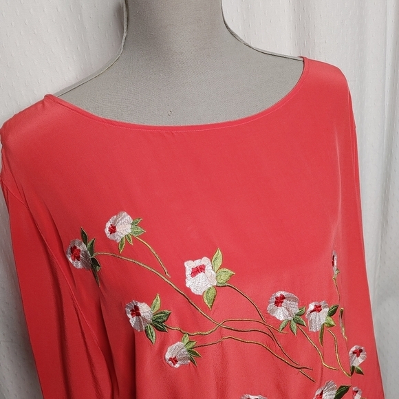 VINTAGE Dvf Floral Embroidered Silk Tunic Size 1x - Picture 3 of 15